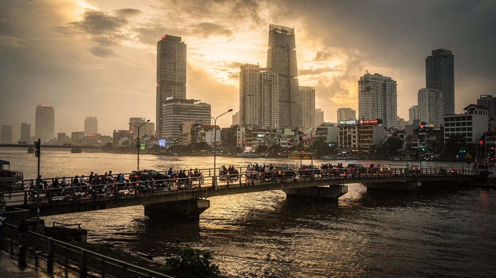 Ho Chi Minh City in October: Rain, Rhythm and the Mekong's Flood Peak