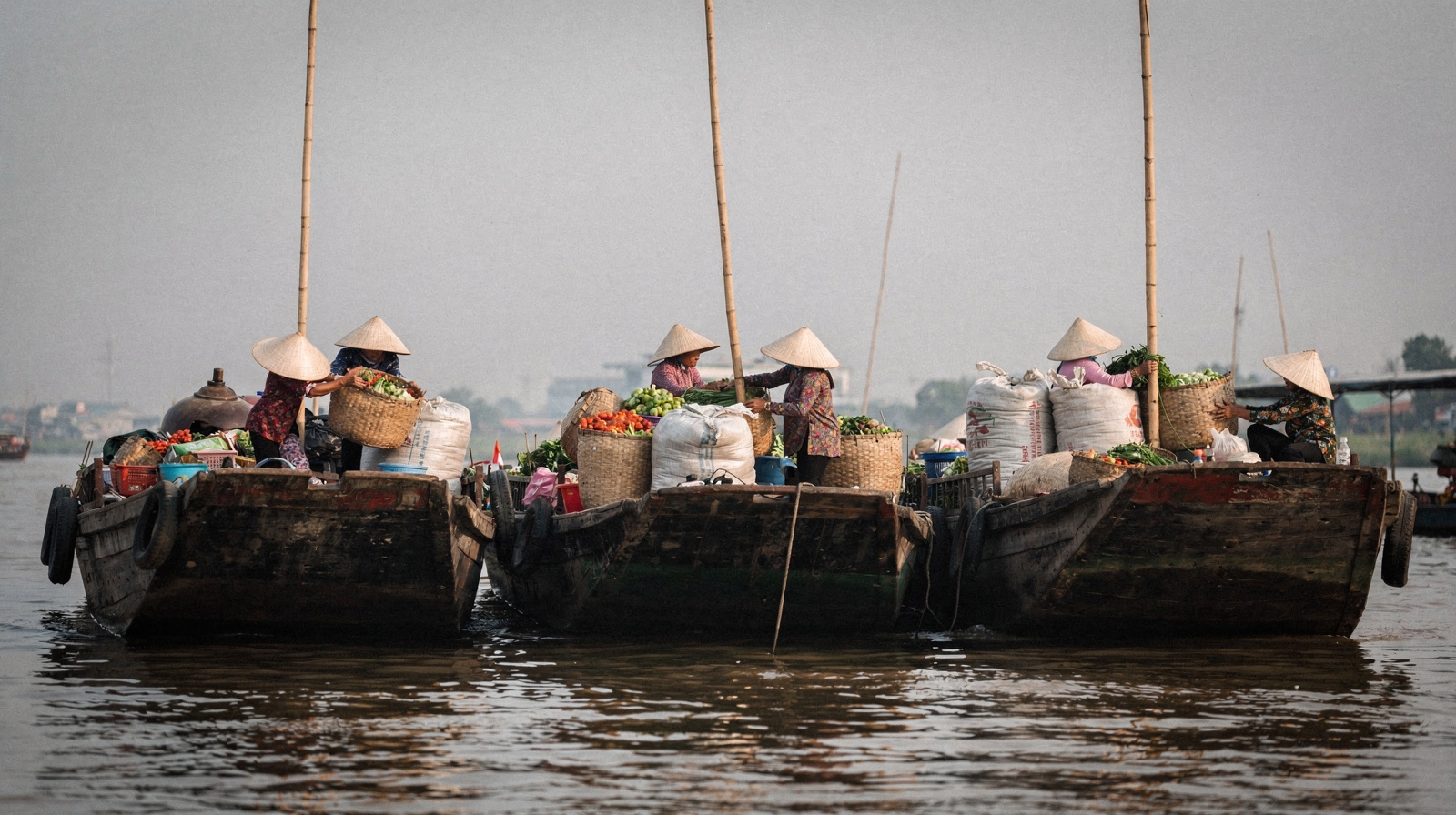 Cai Rang Floating Market: Sunrise on the Water Near Can Tho