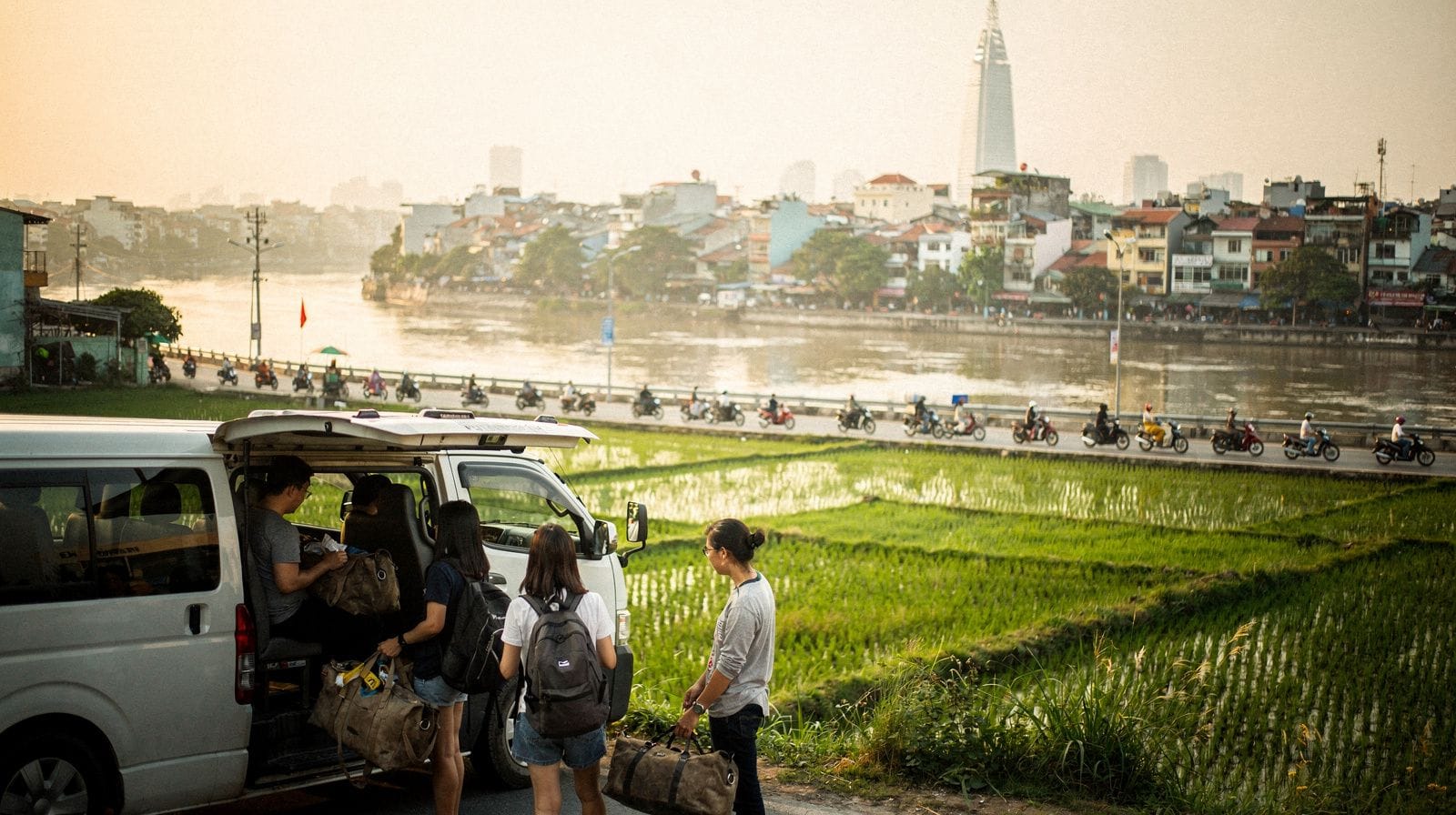 The Grand Tour of South Vietnam: Linking City, Delta and Coast