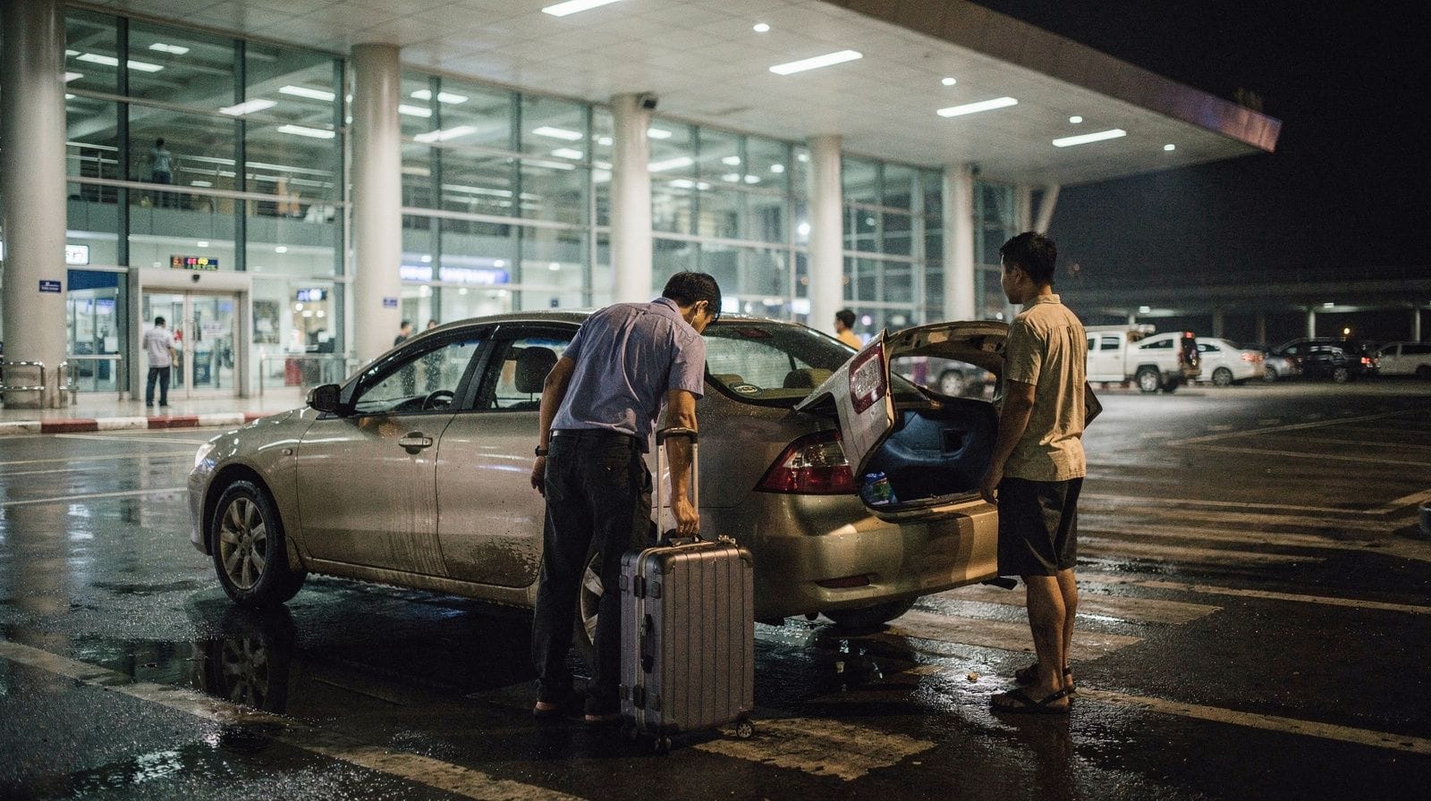 Arriving in Saigon at Night: The Airport Transfer Guide