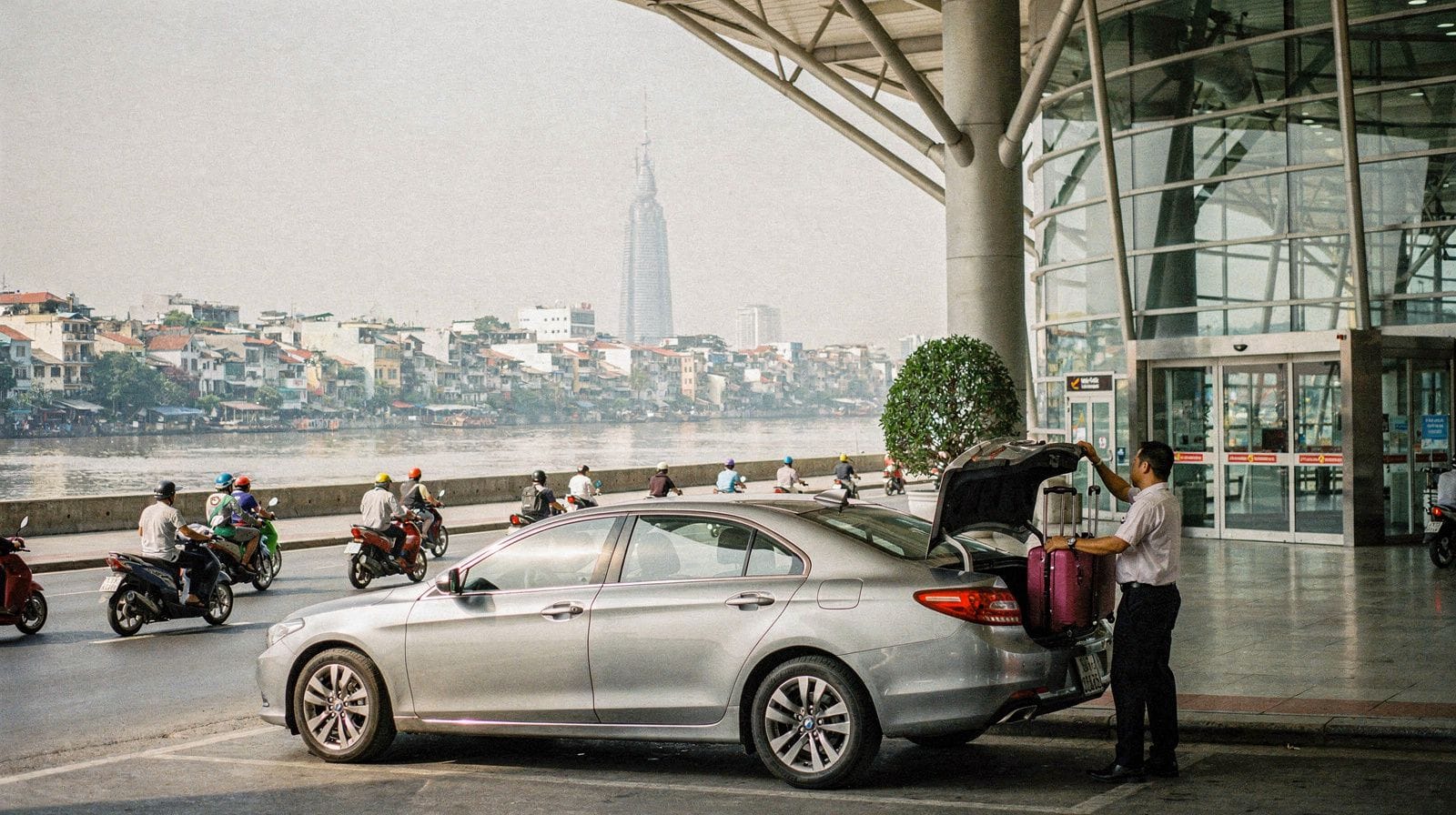 Tan Son Nhat Airport Transfer to Ho Chi Minh City